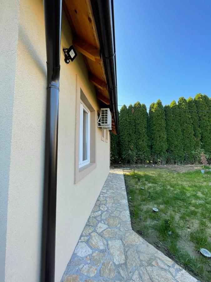 Apartmani Marija Zemun Zemun Polje Экстерьер фото