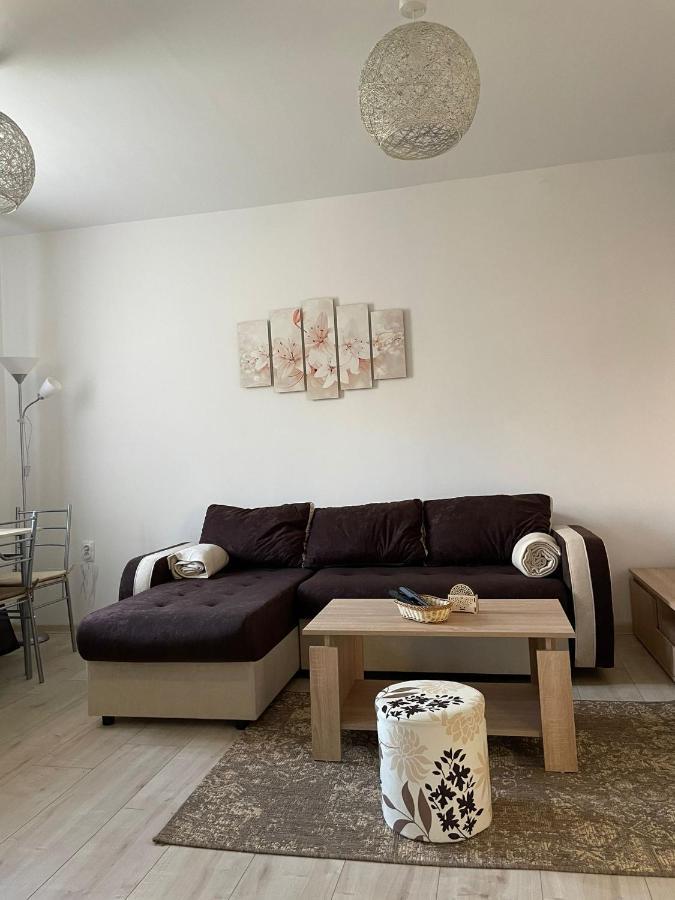 Apartmani Marija Zemun Zemun Polje Экстерьер фото