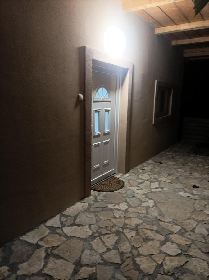 Apartmani Marija Zemun Zemun Polje Экстерьер фото