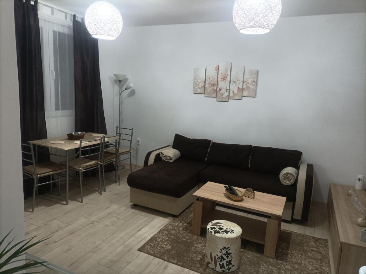 Apartmani Marija Zemun Zemun Polje Экстерьер фото