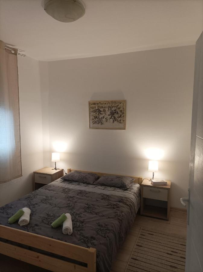 Apartmani Marija Zemun Zemun Polje Экстерьер фото